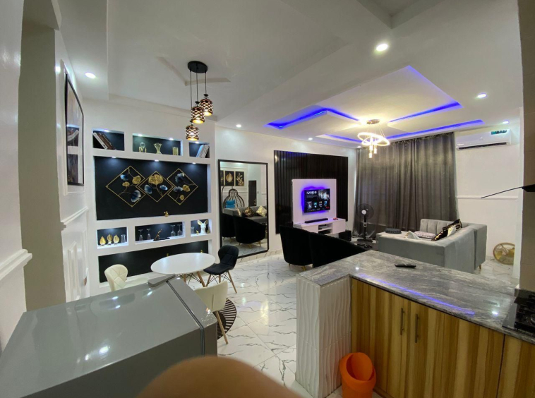 FOR SALE LUXURIOUS 2 BEDROOM FLAT