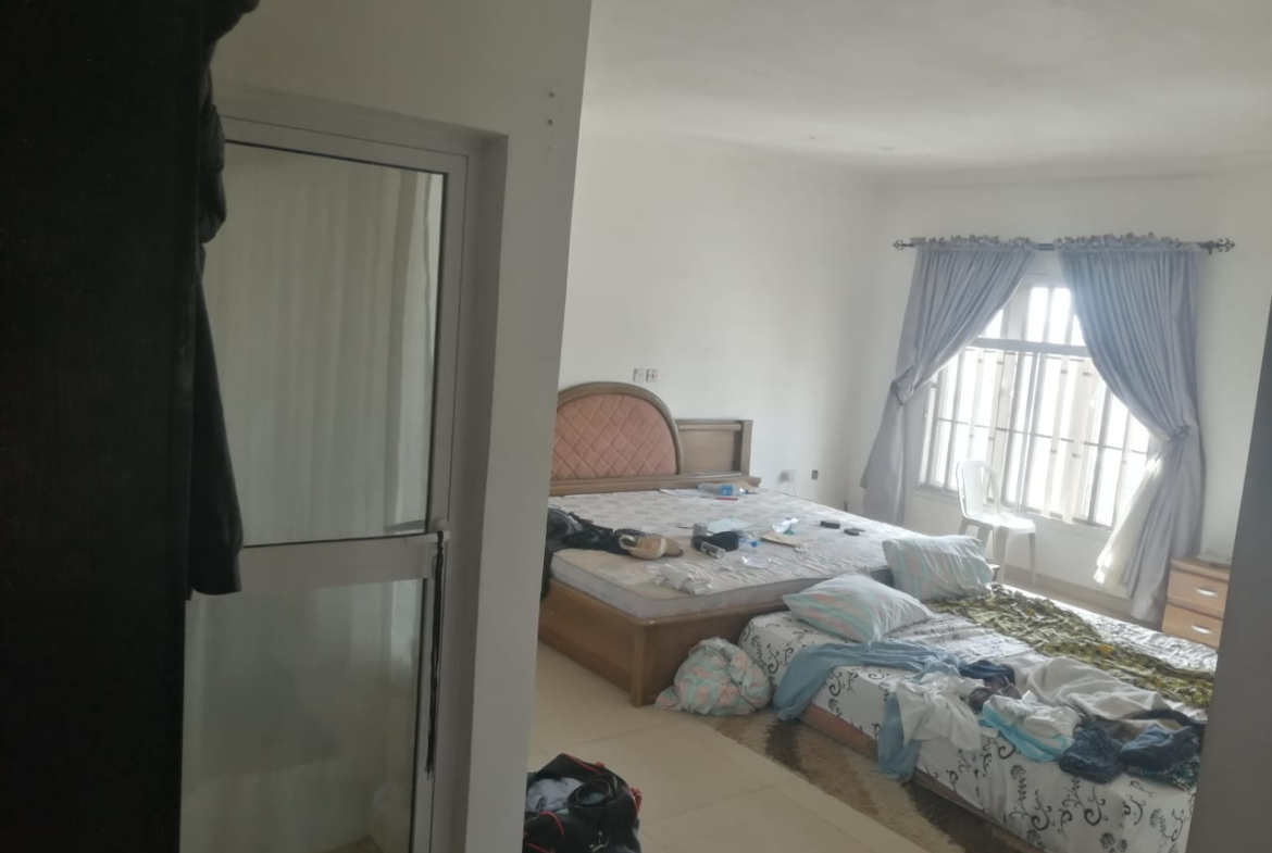 A rare investment opportunity in a prime residential estate. 4Bedroom Duplex