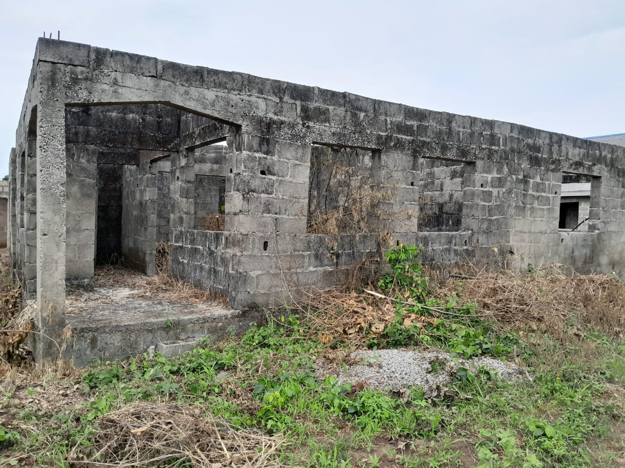 agbowa 2 Uncompleted building. Direct Brief Very Urgent Sale at Ikorodu