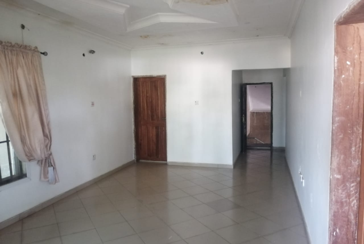 A rare investment opportunity in a prime residential estate. 4Bedroom Duplex