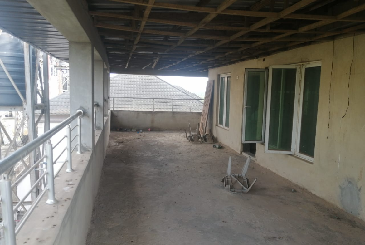 A rare investment opportunity in a prime residential estate. 4Bedroom Duplex
