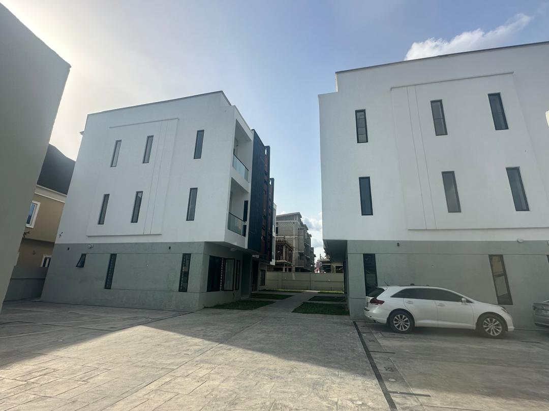 oba 6 PROPERTY FOR SALE INSIDE OBANTA CLOSE OFF ADENIYI JONES AVENUE IKEJA