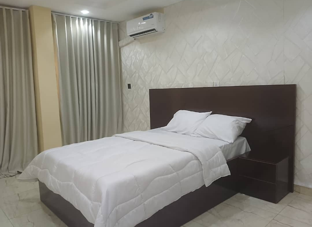 2 Bedroom Luxury Service Apartment/ Short let